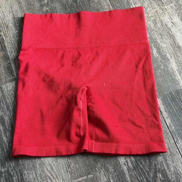 TNA Ribbed Bike Shorts - Picture 2 of 3